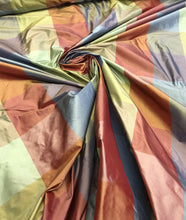 Silk taffeta plads 54&quot; wide        Sold by the yard