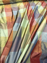 Silk taffeta plads 54&quot; wide        Sold by the yard