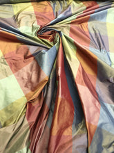 Silk taffeta plads 54&quot; wide        Sold by the yard